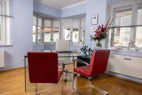 Praxisklinik für Schönheitschirurgie & Plastische Chirurgie in München, Dr. Barbara Kernt